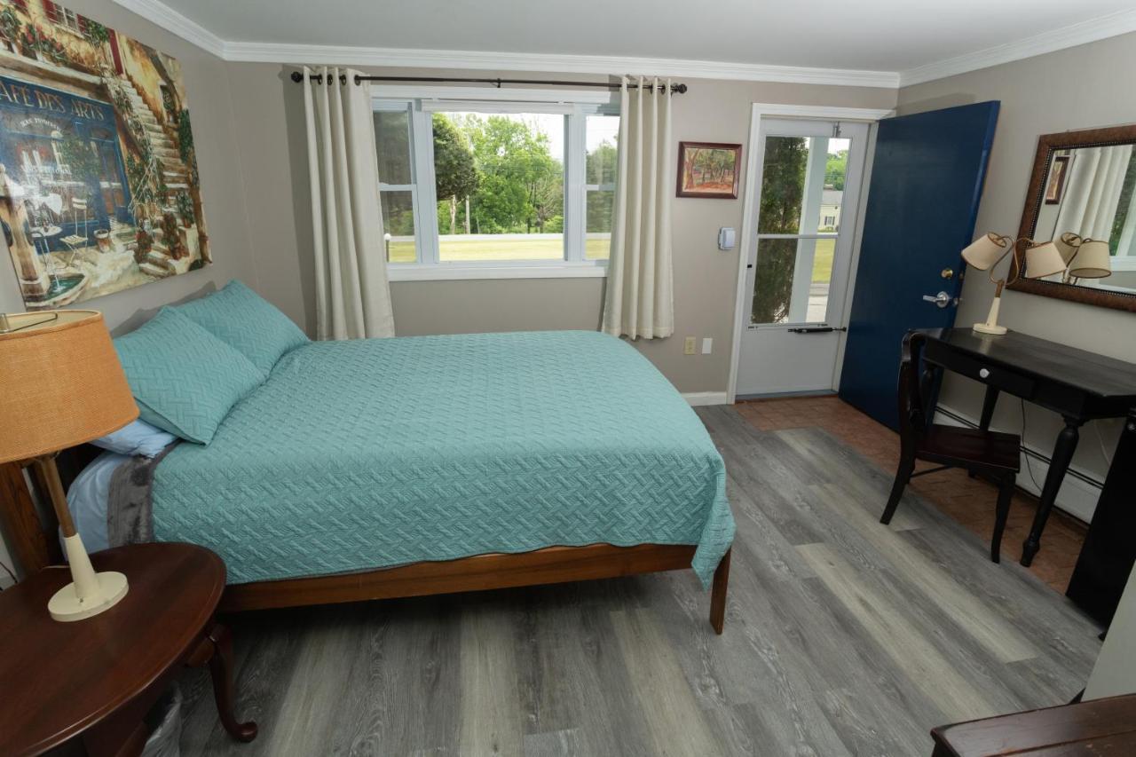Governor'S Rock Motel Shaftsbury Экстерьер фото