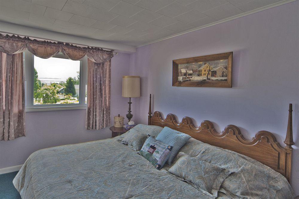 Governor'S Rock Motel Shaftsbury Экстерьер фото